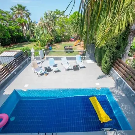 Eden Villa *